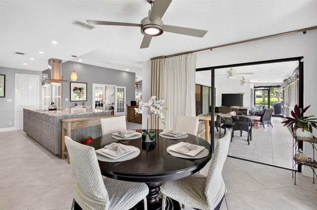 6928 Villas Drive W, Boca Raton, FL 33433