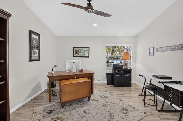 6928 Villas Drive W, Boca Raton, FL 33433