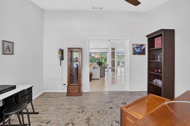6928 Villas Drive W, Boca Raton, FL 33433
