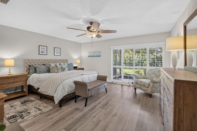 6928 Villas Drive W, Boca Raton, FL 33433