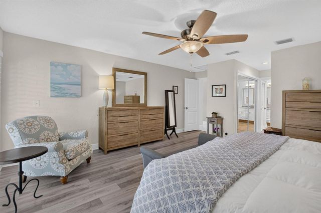 6928 Villas Drive W, Boca Raton, FL 33433