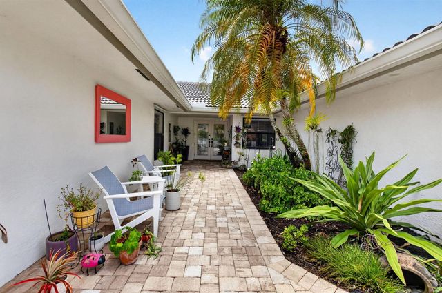 6928 Villas Drive W, Boca Raton, FL 33433