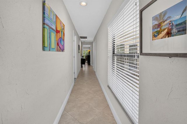 6928 Villas Drive W, Boca Raton, FL 33433