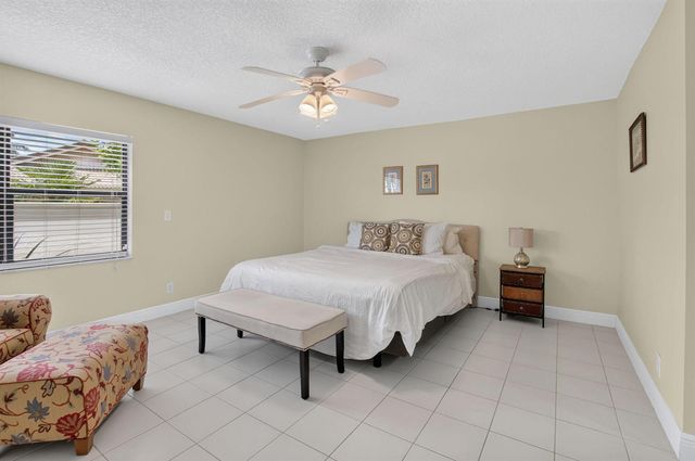 6928 Villas Drive W, Boca Raton, FL 33433