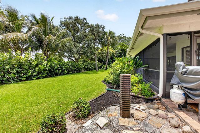 6928 Villas Drive W, Boca Raton, FL 33433