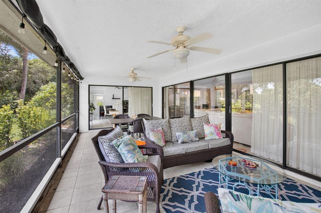 6928 Villas Drive W, Boca Raton, FL 33433