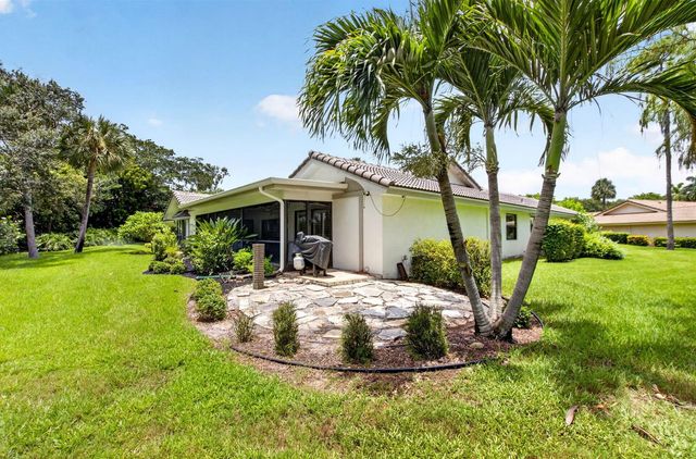 6928 Villas Drive W, Boca Raton, FL 33433
