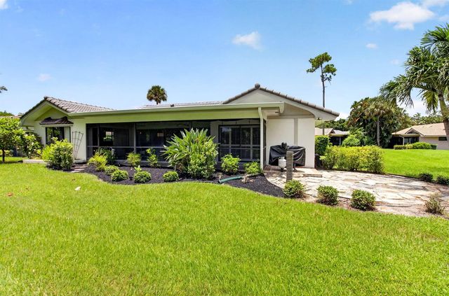 6928 Villas Drive W, Boca Raton, FL 33433