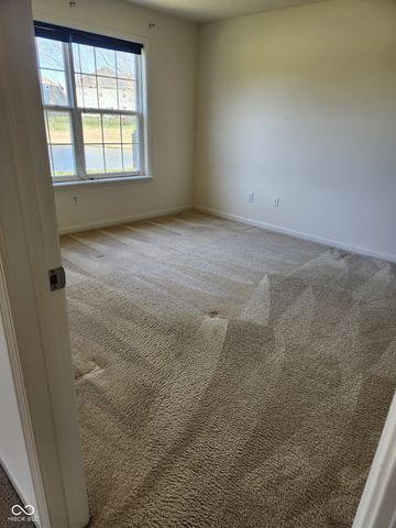 6698 W Deer Hill Drive, Mccordsville, IN 46055