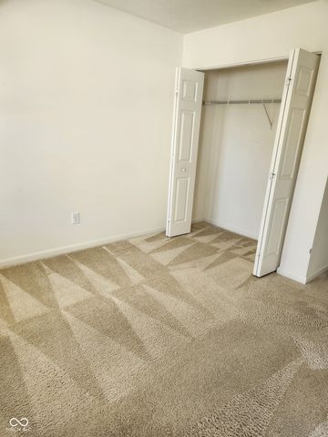 6698 W Deer Hill Drive, Mccordsville, IN 46055