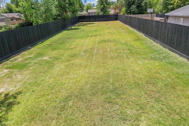 213 Sylvester Road, Houston, TX 77009