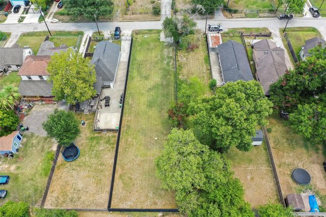 213 Sylvester Road, Houston, TX 77009