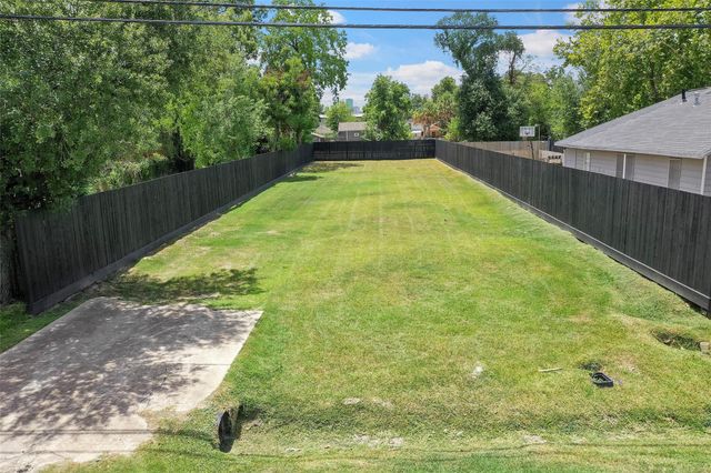 213 Sylvester Road, Houston, TX 77009