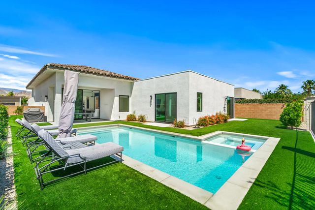 57644 Santo Thomas, La Quinta, CA 92253