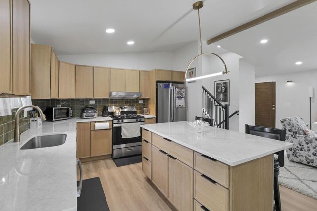 2949 Fleet Road, Columbus, OH 43232