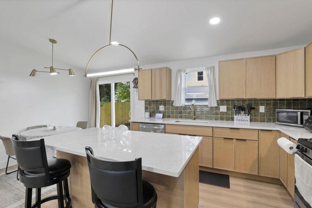 2949 Fleet Road, Columbus, OH 43232