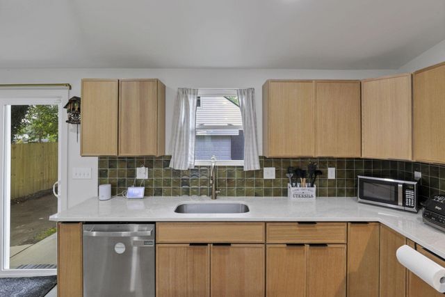 2949 Fleet Road, Columbus, OH 43232