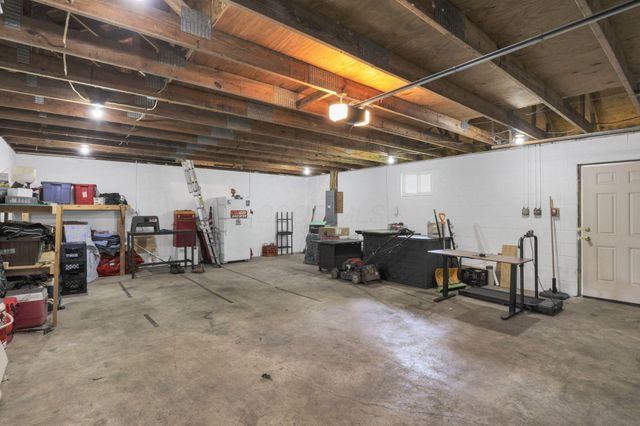 2949 Fleet Road, Columbus, OH 43232