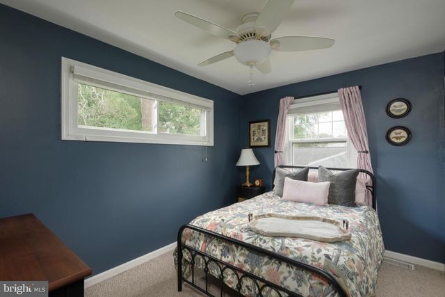 1100 WYNNBROOK RD, Secane, PA 19018