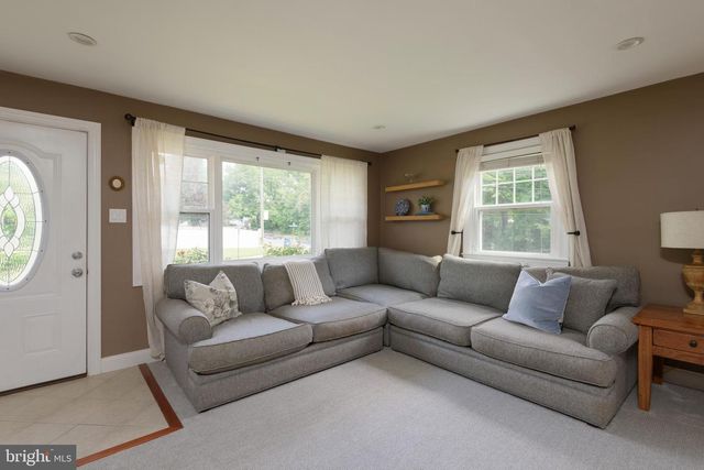 1100 WYNNBROOK RD, Secane, PA 19018