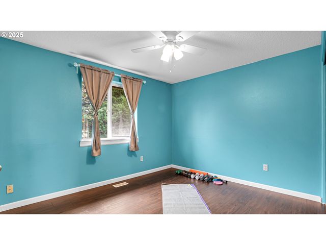 33410 Sw MEADOWBROOK Dr, Scappoose, OR 97056