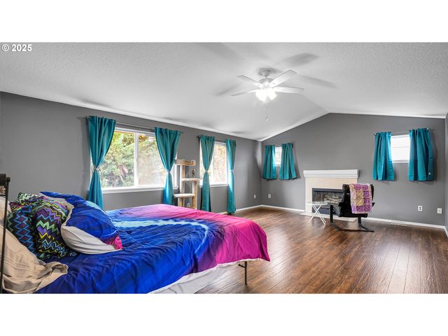 33410 Sw MEADOWBROOK Dr, Scappoose, OR 97056