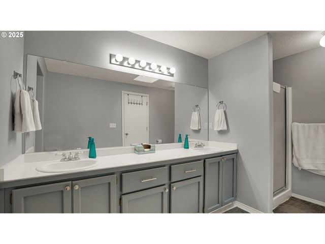 33410 Sw MEADOWBROOK Dr, Scappoose, OR 97056