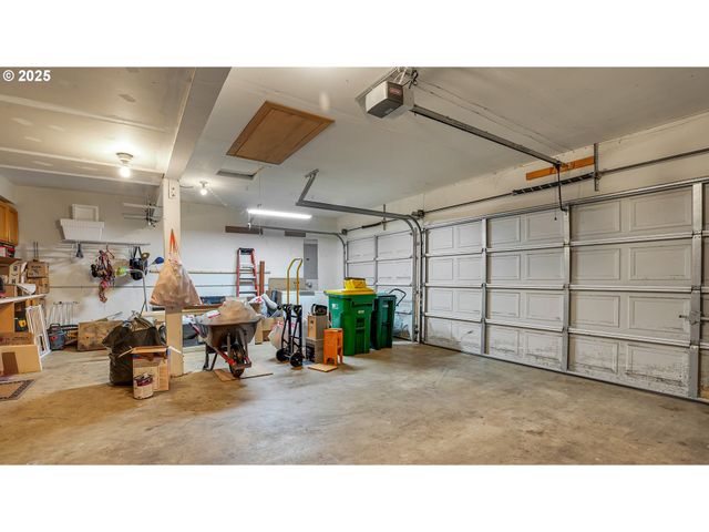 33410 Sw MEADOWBROOK Dr, Scappoose, OR 97056