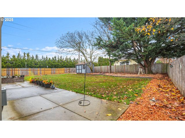 33410 Sw MEADOWBROOK Dr, Scappoose, OR 97056