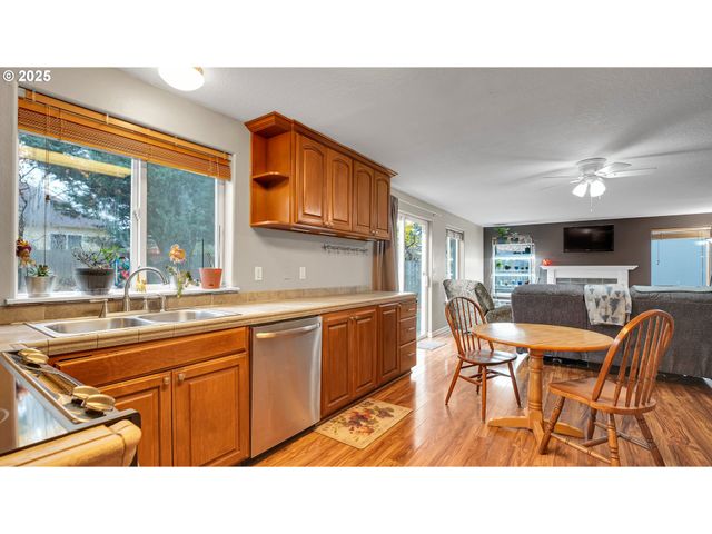 33410 Sw MEADOWBROOK Dr, Scappoose, OR 97056