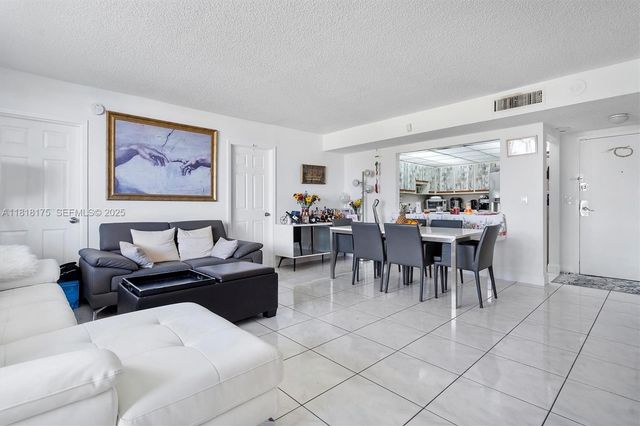 13499 Biscayne Boulevard 406, North Miami, FL 33181