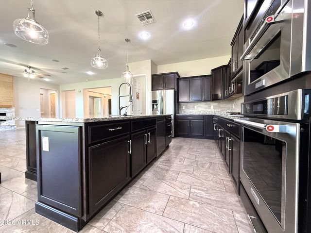 5030 S SETON Avenue, Gilbert, AZ 85298