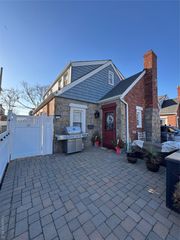 103 Pacific Boulevard Upstairs, Long Beach, NY 11561