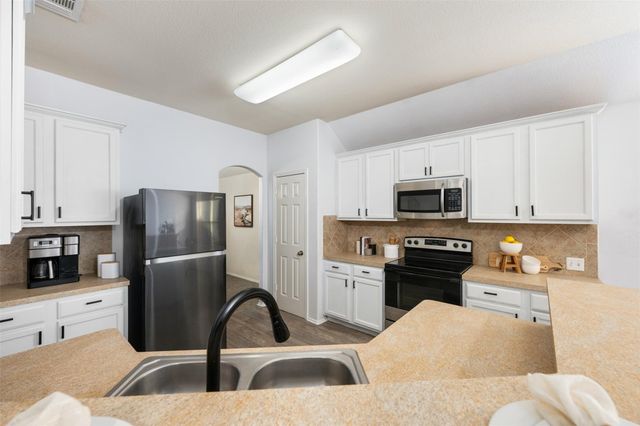 216 Drystone TRL, Liberty Hill, TX 78642