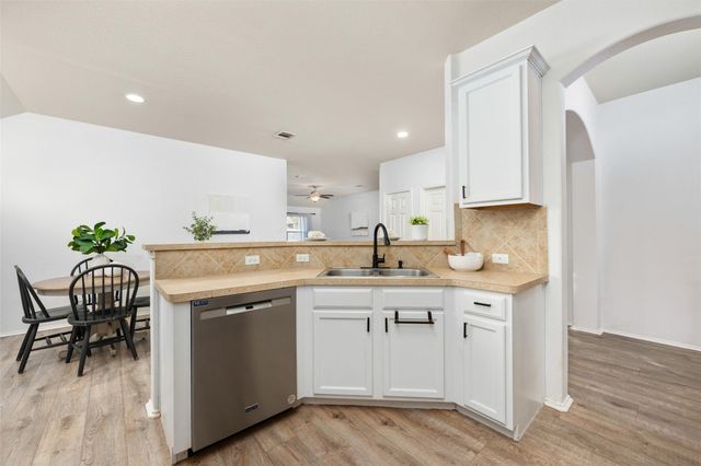 216 Drystone TRL, Liberty Hill, TX 78642