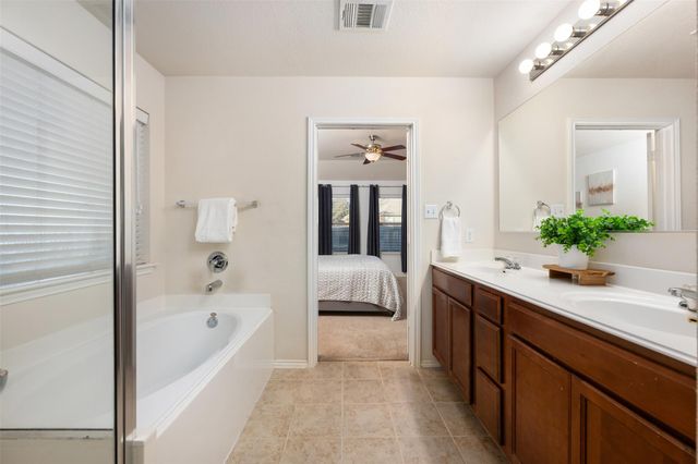 216 Drystone TRL, Liberty Hill, TX 78642