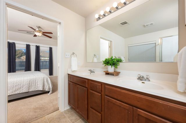 216 Drystone TRL, Liberty Hill, TX 78642