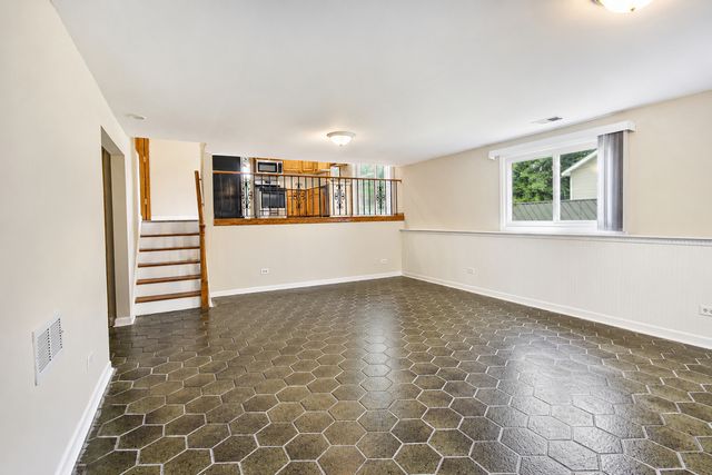 5042 157th Street, Oak Forest, IL 60452