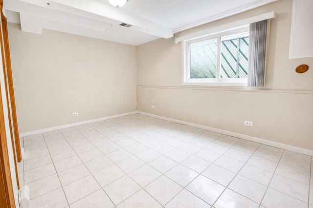 5042 157th Street, Oak Forest, IL 60452
