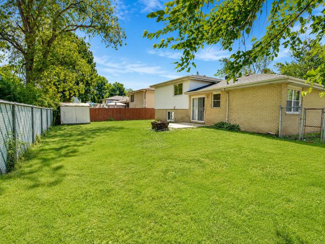5042 157th Street, Oak Forest, IL 60452