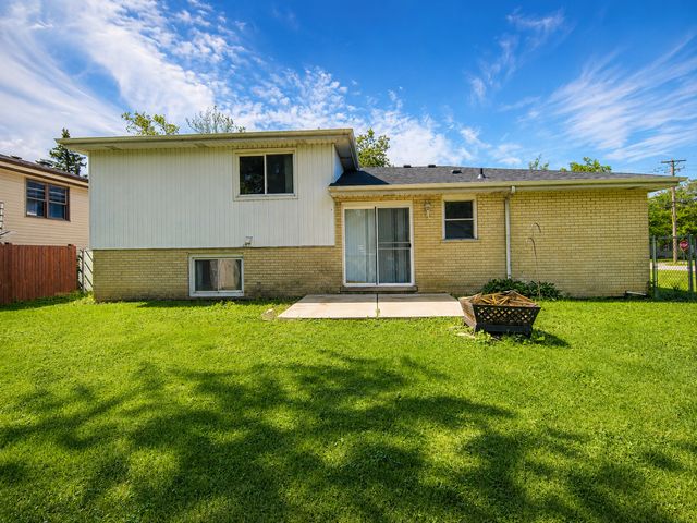 5042 157th Street, Oak Forest, IL 60452