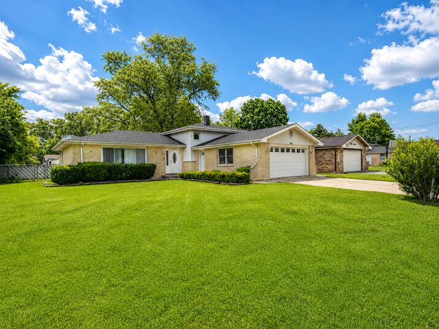 5042 157th Street, Oak Forest, IL 60452