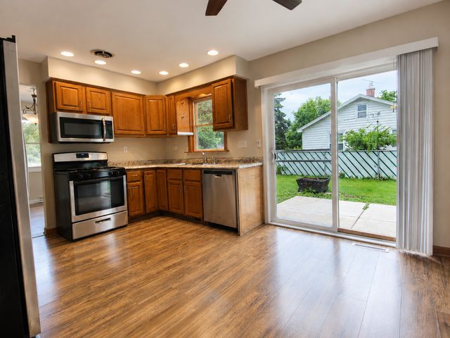 5042 157th Street, Oak Forest, IL 60452