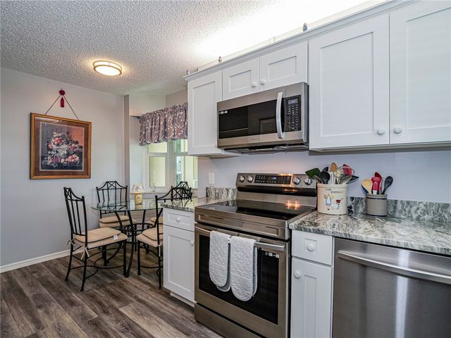 870 Lake Orchid Circle 204, Vero Beach, FL 32962