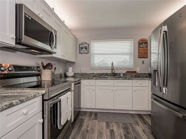 870 Lake Orchid Circle 204, Vero Beach, FL 32962