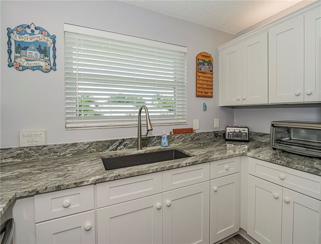 870 Lake Orchid Circle 204, Vero Beach, FL 32962