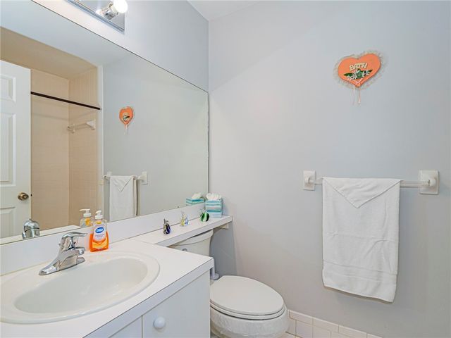 870 Lake Orchid Circle 204, Vero Beach, FL 32962