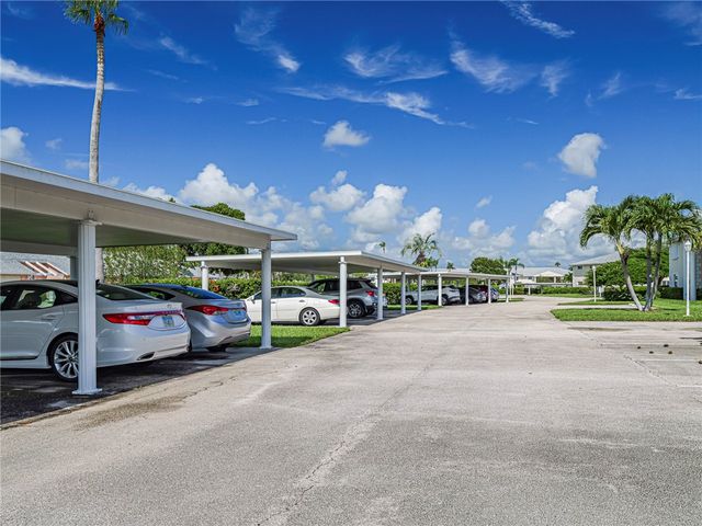 870 Lake Orchid Circle 204, Vero Beach, FL 32962