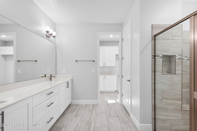 304 N Jungle Road, Geneva, FL 32732