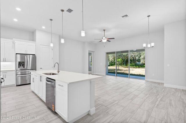 304 N Jungle Road, Geneva, FL 32732